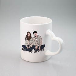 Mug personnalisé anse cœur